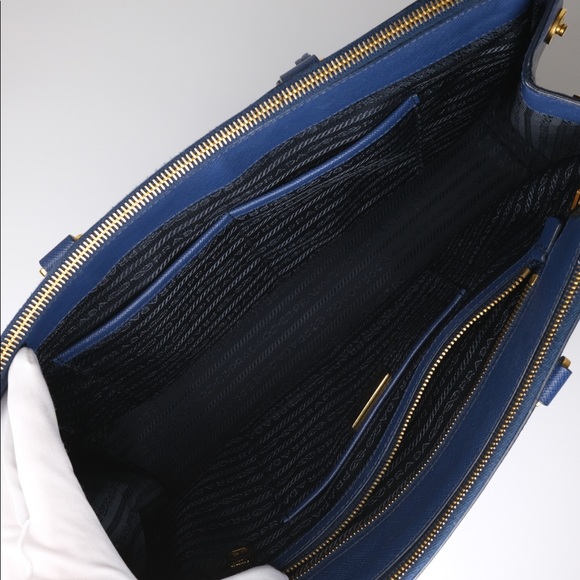 Prada Galleria Saffiano Leather Bag - Picture 7 of 9